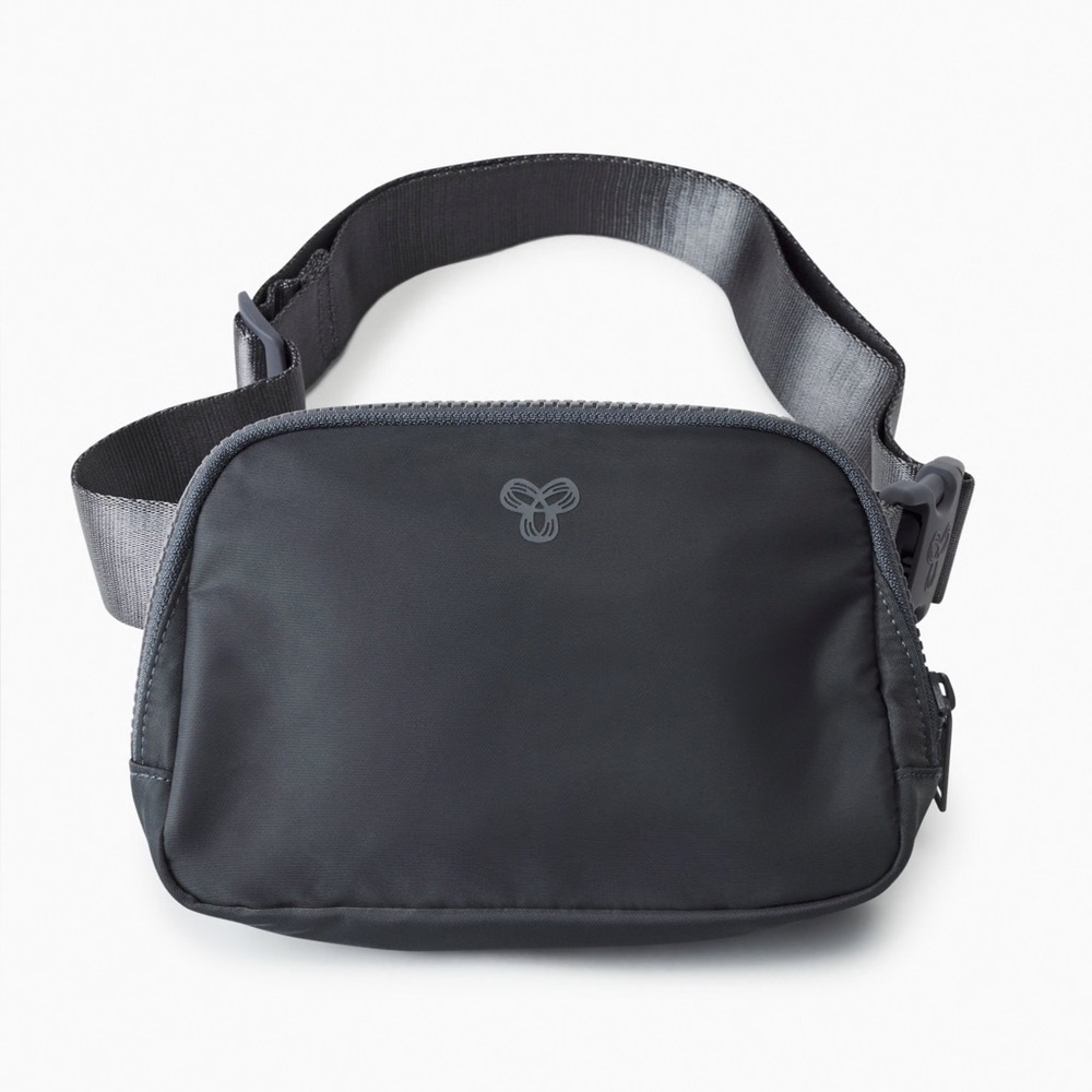 Aritzia On-the-way Exposed Bag